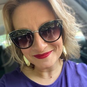 Meet your Posher, Posh